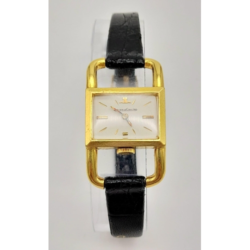 246 - A vintage 18 K yellow gold JAEGER-LE COULTRE ladies watch. Case: 20 x 15 mm, white dial with gold ho... 