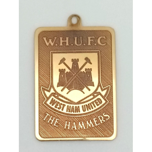 454 - 9K YELLOW GOLD WESH HAM HAMMERS WHUFC ENGRAVED PENDANT 2.2G