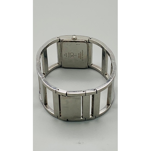 712 - CALVIN KLEIN CK BRACELET WATCH. BLACK MOTHER OF PEARL DIAL KO4281 00 FULL WORKING ORDER. EXCELENT CO... 