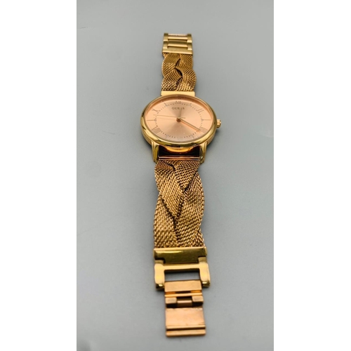 733 - GUESS ROSE GOLD TONE TWIST BRACELET WATCH MAIDEN MODEL REFERNCE W1143L3. FULL WORKING ORDER EXCELLEN... 