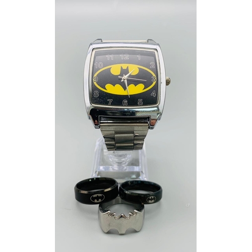 917 - FOR THE BATMAN ENTHUSIAST: BATMAN STEEL BRACELET WATCH, WITH 3 X BATMAN RINGS SIZES Y, X & X. A/F