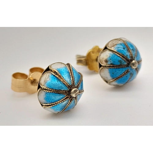 1029 - 9K YELLOW GOLD UMBRELLA STYLE ENAMELLED HALF BALL STUD EARRINGS 1.3G