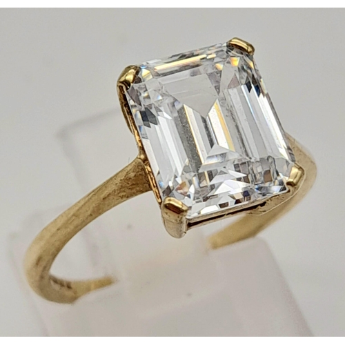 1230 - A 9K Yellow Gold Quality CZ Ring. Size N. 3.38g total weight.