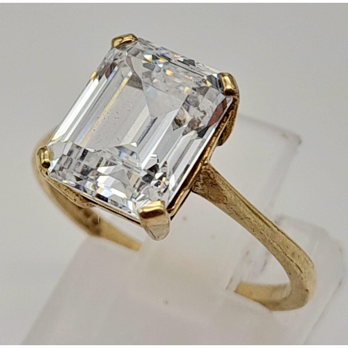 1230 - A 9K Yellow Gold Quality CZ Ring. Size N. 3.38g total weight.