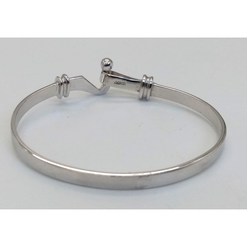 277 - 9k white gold baby bangle (4.5cm diameter width) 7.5g