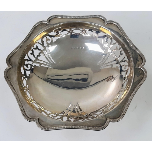 39 - A 1925 Sterling Silver Bowl with Pierced Decoration. Hallmarks for Birmingham. Makers mark of Henry ... 