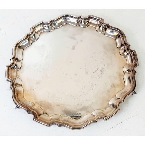 43 - A Vintage (1940) Sterling Silver Footed Salver. Sheffield hallmarks and Emile Viner's makers mark. 3... 