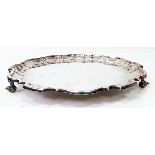 43 - A Vintage (1940) Sterling Silver Footed Salver. Sheffield hallmarks and Emile Viner's makers mark. 3... 