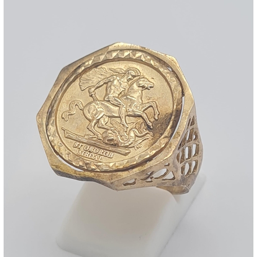 514 - A 9K Yellow Gold St George Medal Ring. Size T. 3.87g