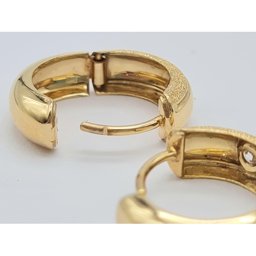 1043 - 9K YELOW GOLD STONE SET MINI HOOP EARRINGS 1.8G