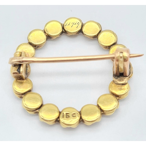 596 - A vintage 14 K yellow gold brooch with seed pearls. Diameter: 20 mm, weight: 2.5 g.