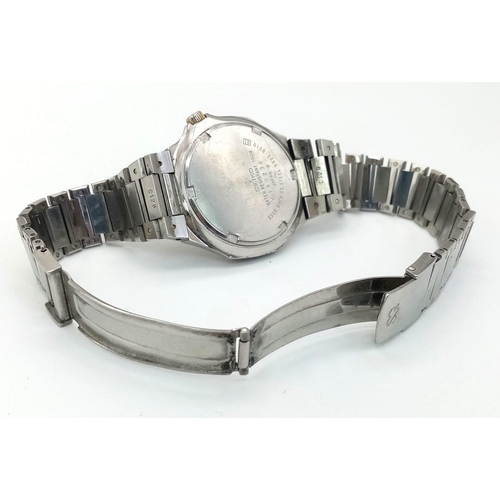 976 - A Vintage Gents Seiko Stainless Steel Quartz Sport Watch. Needs a battery so A/F.