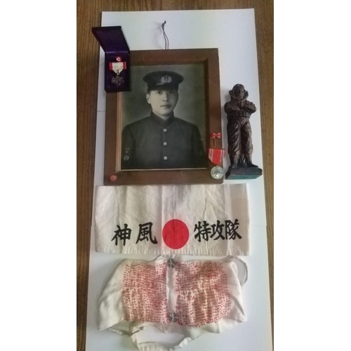 74 - 25/4/23/JKHS. Exceptionally Rare WWII Japanese KAMIKAZE Pilots Hachimaki photography, medals, figuri... 