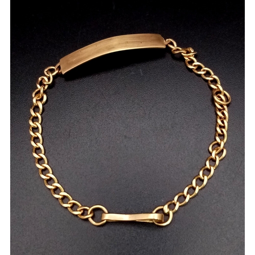 140 - An 18 K yellow gold child’s identity bracelet. Length: 18 cm (adjustable), weight: 6.5 g. In a red v... 