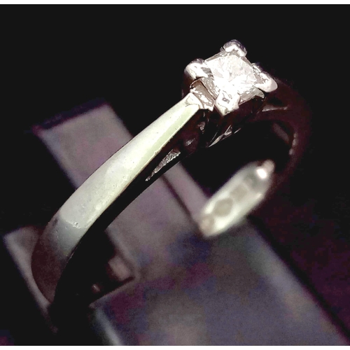 793 - A 950 Platinum Diamond Solitaire Ring. 0.15ct. Si1 clarity.
Size K. 4.52g total weight.