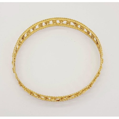 111 - A vintage, probably 60s, 18 K yellow gold, handmade bangle. Diameter: 7 cm, weight: 17.13 g