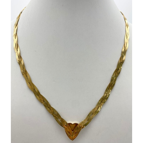 139 - A very feminine 9 K yellow gold necklace with a pleated chain and a heart at the centre. Length: 41 ... 