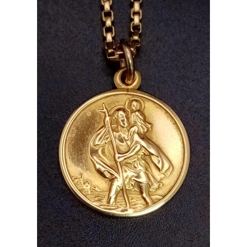 10 - An 18K Yellow Gold St. Christopher Pendant on an 18K Yellow Gold Necklace. 22mm and 54cm. 10.18g tot... 