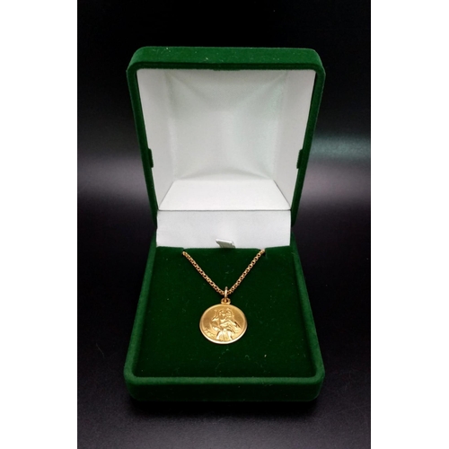 10 - An 18K Yellow Gold St. Christopher Pendant on an 18K Yellow Gold Necklace. 22mm and 54cm. 10.18g tot... 