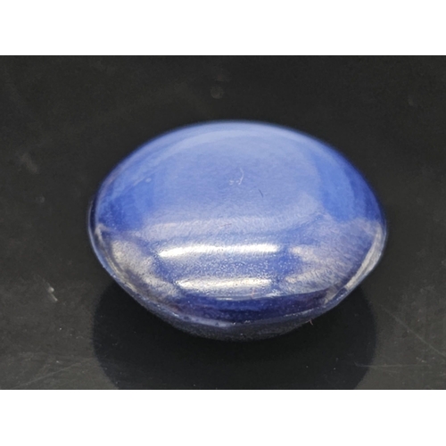 118 - A spectacular, blue STAR SAPPHIRE. Good size (10.50 carats), round cabochon (diameter: 13 mm). Due t... 