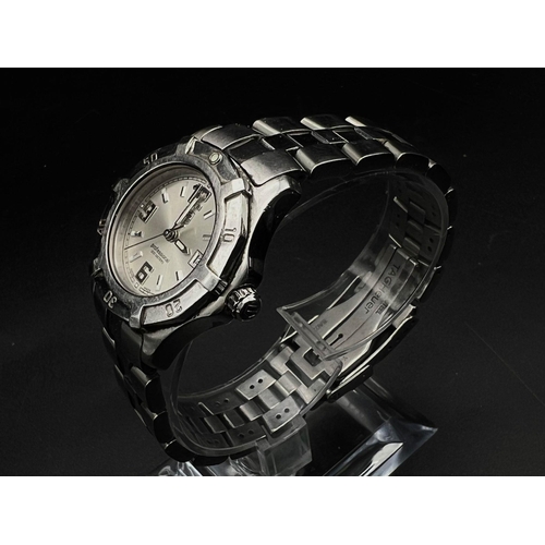 128 - A Tag Heuer Professional Ladies Diver Quartz Watch. Stainless steel bracelet and case - 28mm. Silver... 