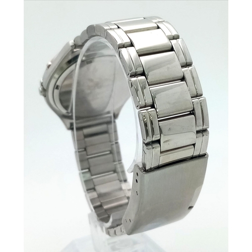 94 - A Rare Vintage Rado 990 Automatic Gents Watch. Stainless steel strap and case - 35mm. Silver tone di... 