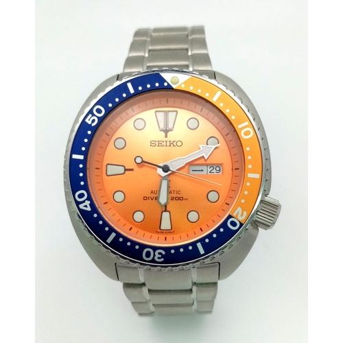 65 - A Seiko Air Divers Automatic Gents Watch. Stainless steel strap and case - 45mm. Metallic orange dia... 