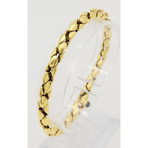 347 - An 18K Yellow Gold Reptilian Link Bracelet. Sapphire decorated clasp. 20cm. 19.05g. Ref: 12812