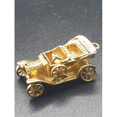 162 - A 9K vintage classic car charm, weight: 6.8g.