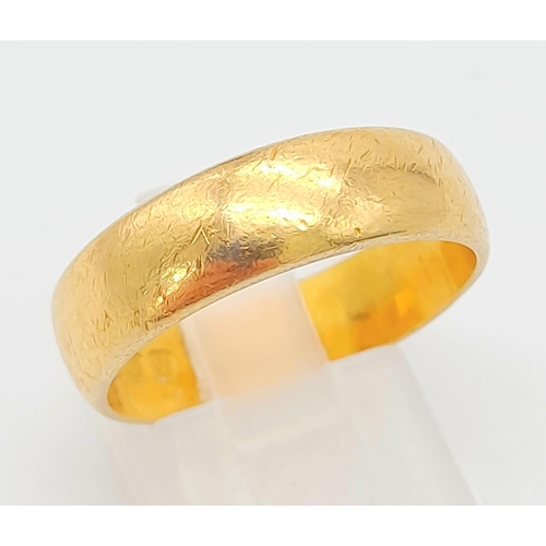 52 - A Vintage 22k Yellow Gold Band Ring. Size R. 7.31g. Full hallmarks.