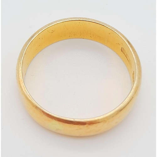 52 - A Vintage 22k Yellow Gold Band Ring. Size R. 7.31g. Full hallmarks.