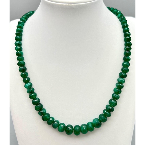 608 - A 260ct Graduated Emerald Gemstone Necklace with Pearl and 925 Silver Clasp. 46cm