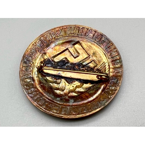 468 - 3rd Reich Arbeits Dienst Weibliche Jugend (Womans Labour Corps) Gold Grade Service Scarf Brooch.