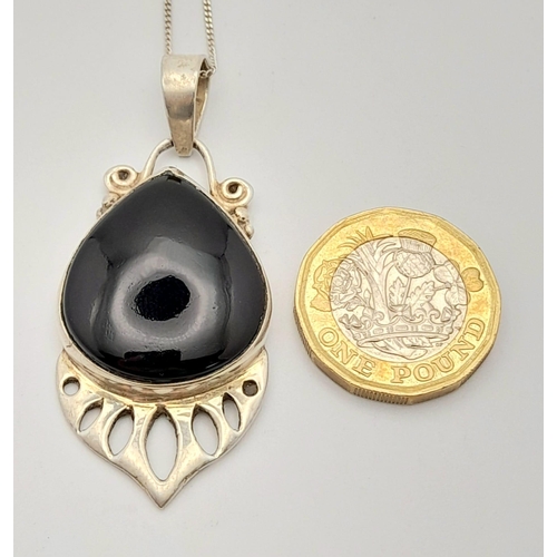 654 - A Vintage Sterling Silver Art Deco Design Onyx Set Pendant Necklace. 46cm Length Sterling Silver Cha... 