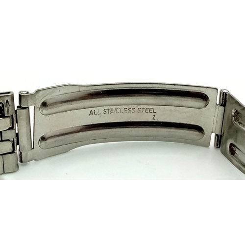 415 - A Vintage Seiko 5 Automatic Gents Watch. Stainless steel strap and case - 36mm. Black dial with day/... 