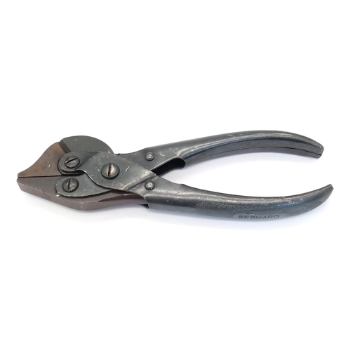 754 - WW2 US Engineer/Signal Corps Wire Cutter/Pliers with Side Jaw Cutter. Makers mark for William Scholl... 