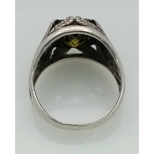 901 - A Vintage or Antique Sterling Silver Forsterite (Peridot) Set Ornate Leaf Filigree Design Ring Size ... 