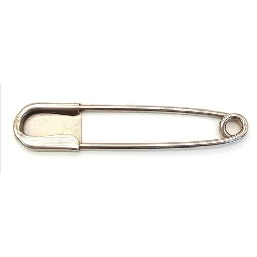 947 - Vietnam War Era U.S.M.C Body Bag Pin.