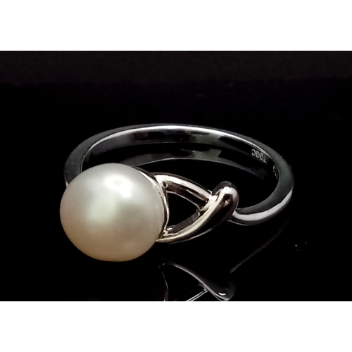 752 - New Sterling Silver Knot Design Pearl Set Ring Size M. Set with an 8mm Baroque Pearl the Ring Weighs... 