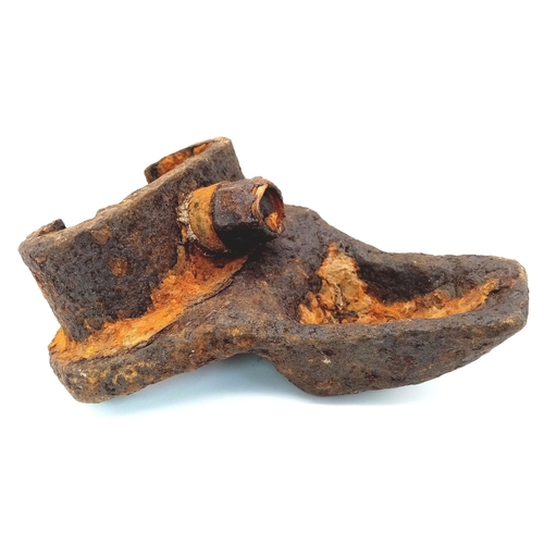 931 - WW2 US Normandy Relic Sherman Tank Track Tooth