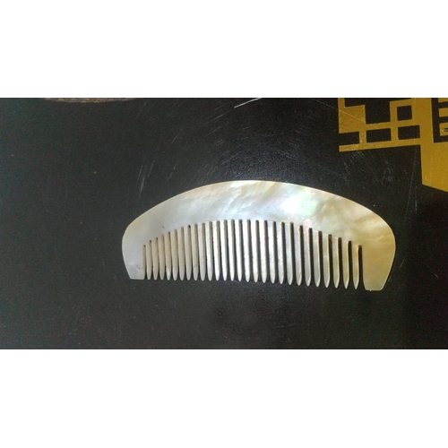 240 - Rare Antique Japanese Kushi combs pearl shell. Rare Antique 1750-1850 Japanese Kushi hair comb set o... 