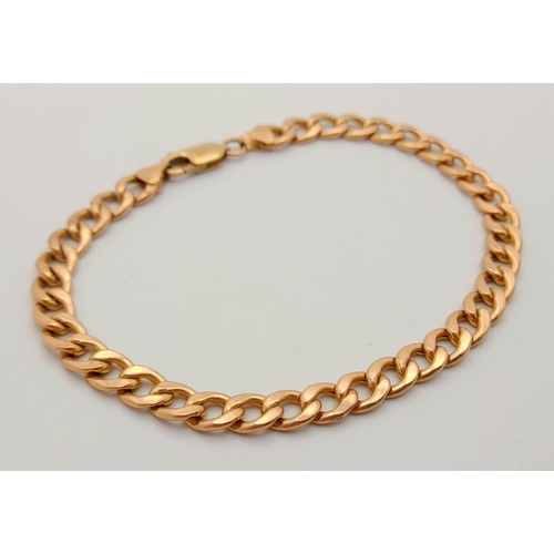 374 - A Vintage 9K Rose Gold Flat Curb Link Bracelet. 20cm. 7.4g