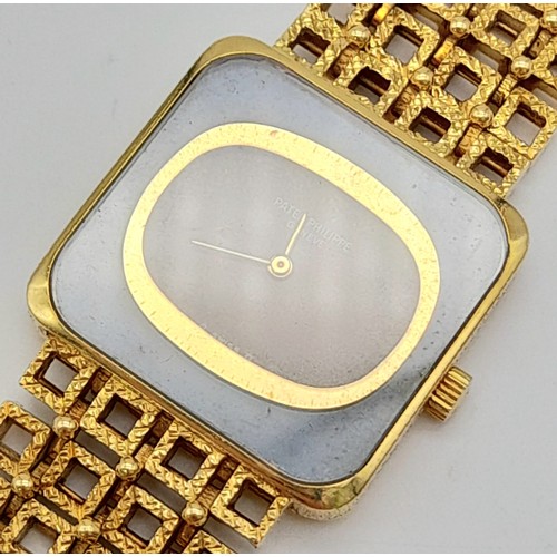 466 - A Vintage 18K Gold Patek Phillipe Art Deco Style Dress Watch. 18K gold bracelet and case - 25mm. Mec... 