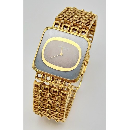 466 - A Vintage 18K Gold Patek Phillipe Art Deco Style Dress Watch. 18K gold bracelet and case - 25mm. Mec... 