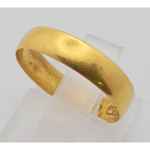 458 - A Vintage 22K Gold Band Ring. 2.08g, size M1/2.