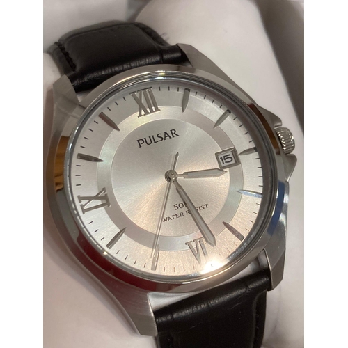 58 - New and boxed Gentlemans PULSAR QUARTZ WRISTWATCH VX42 - X290. Finished in silver tone stainless ste... 