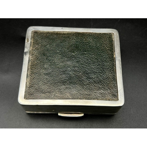 17 - A 1926 Sterling Silver (wood interior) Trinket Box. Birmingham hallmarks. Good condition. 8.5cm x 7c... 