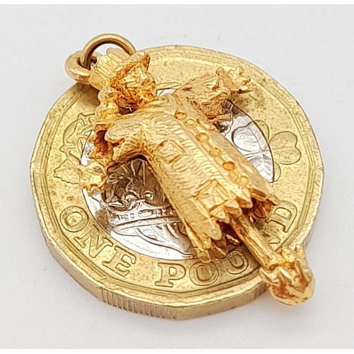 743 - 9K YELLOW GOLD ARTICULATED SCARECROW CHARM 3.6G