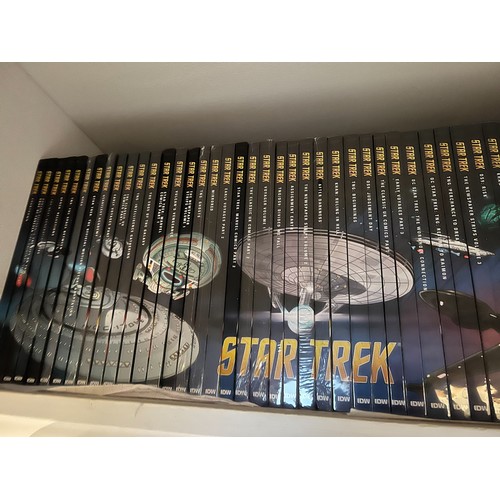 92 - An Incredible Eaglemoss Star Trek Graphic Novel Collection. Perfect Star Trek collectibles - 89 book... 