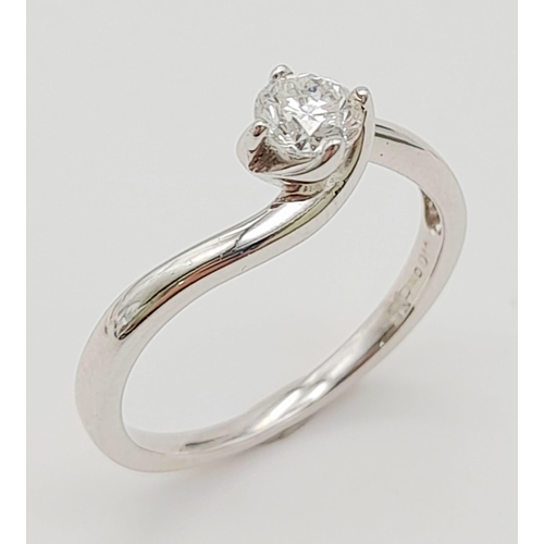 755 - AN 18K GOLD RING WITH .50ct QUALITY CENTRE STONE . 3.6gms   size R             ref 12560